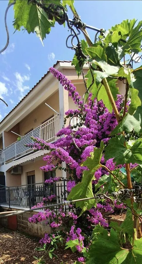 Half Of House To Rent - Family Zelenika Apartment Trogir