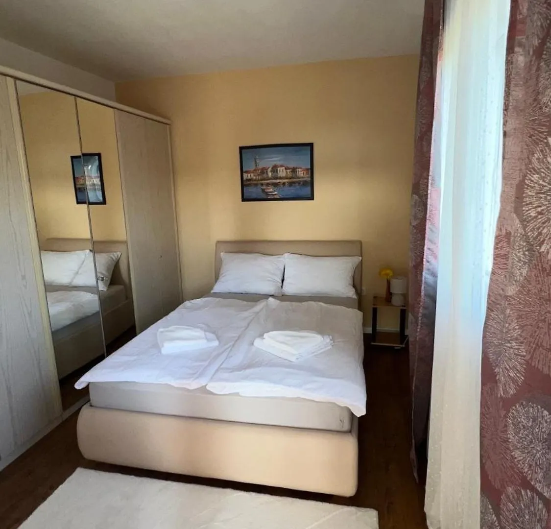 Half Of House To Rent - Family Zelenika Apartment Trogir 0*,  Croatia